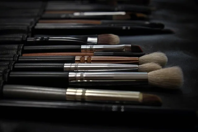 makeup, beauty, muah, brushes, tassels, cosmetics, eyeshadow, palette, makeup artist, stylist, beauty salon, brush, highlighter, powder, pomade, artist, makeup, makeup, makeup, makeup, makeup, beauty, cosmetics, beauty salon. Wybór produktów do wysyłki twórcom